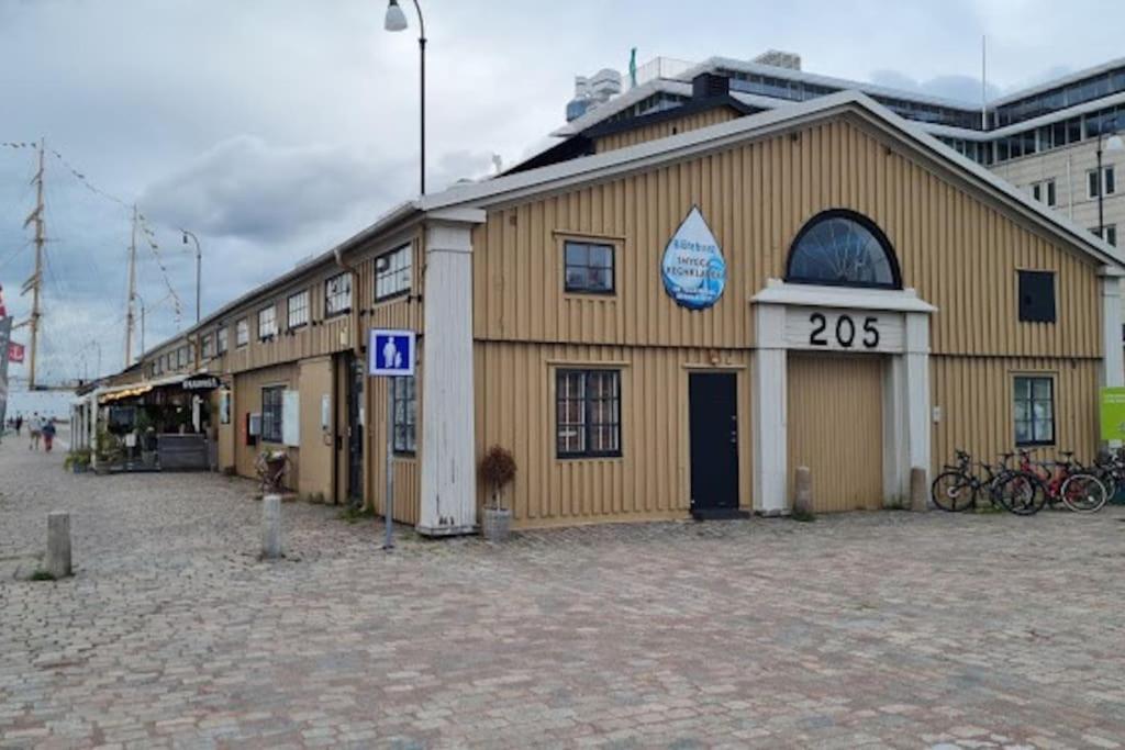 Husbaten Vega 1 Båter Göteborg